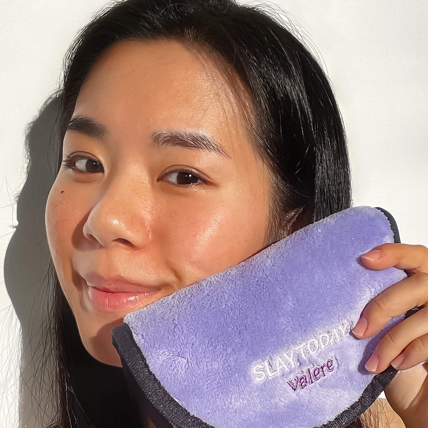 Girl using Valere Beauty Oh! So Soft Toner & Cleansing Cloth Microfiber Makeup Remover Cloth and Bamboo Cotton Toner Cloth Double Bundle